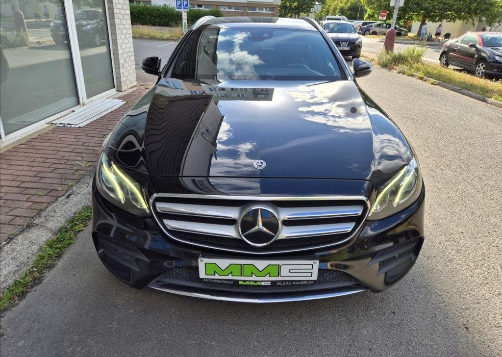 Mercedes-Benz Třídy E, 220d 4M AMG head-up webast - 2