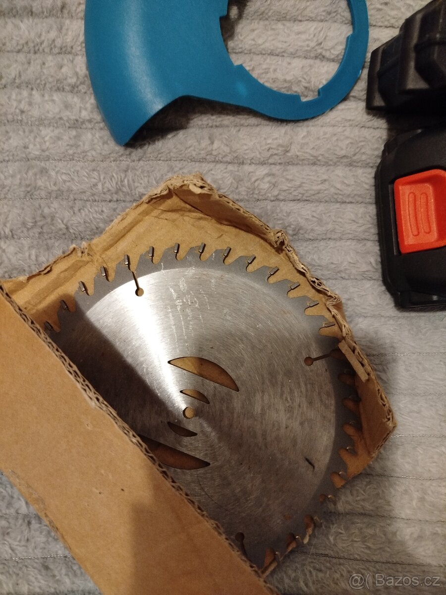 Akumulátorový vyžínač - 2