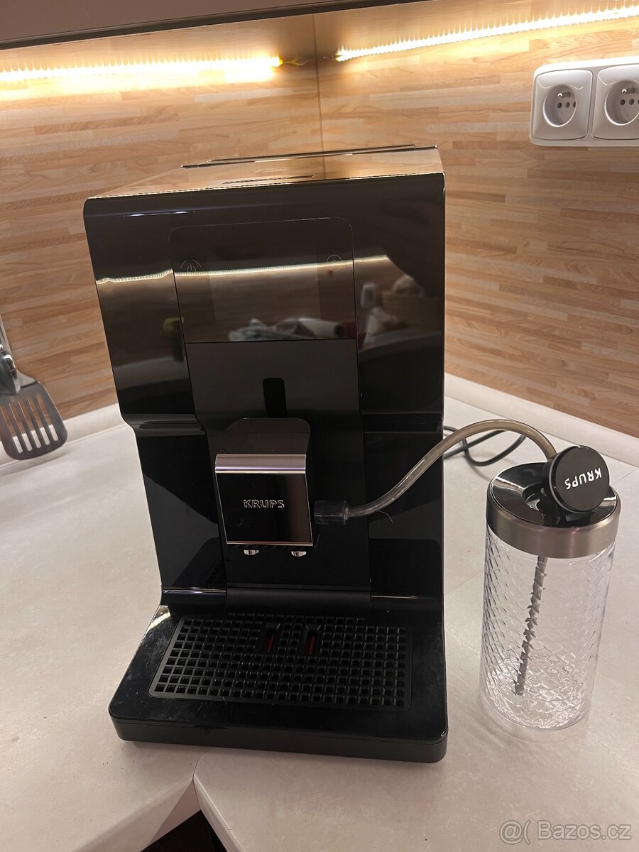 Automatický kávovar Krups Intuition Preference EA873810 čern - 2