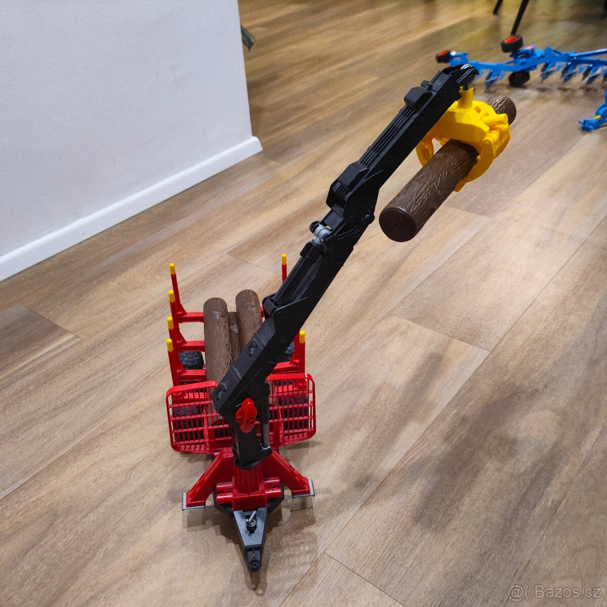 Bruder podval na dřevo s rukou - 2