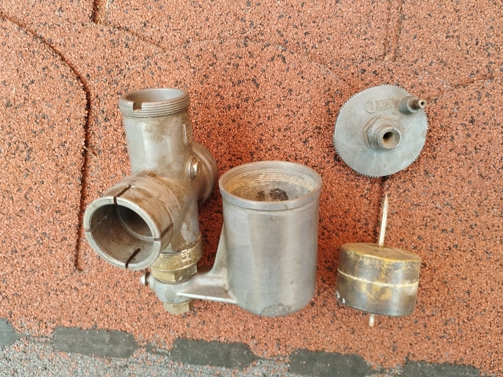 Prodám karburátor Jikov 2924 V - 2