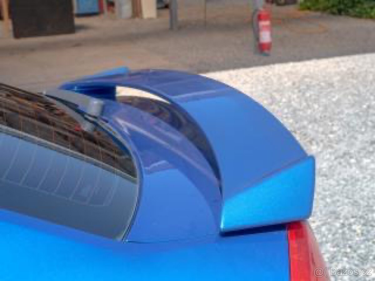 Křídlo Škoda Octavia II RS - 2