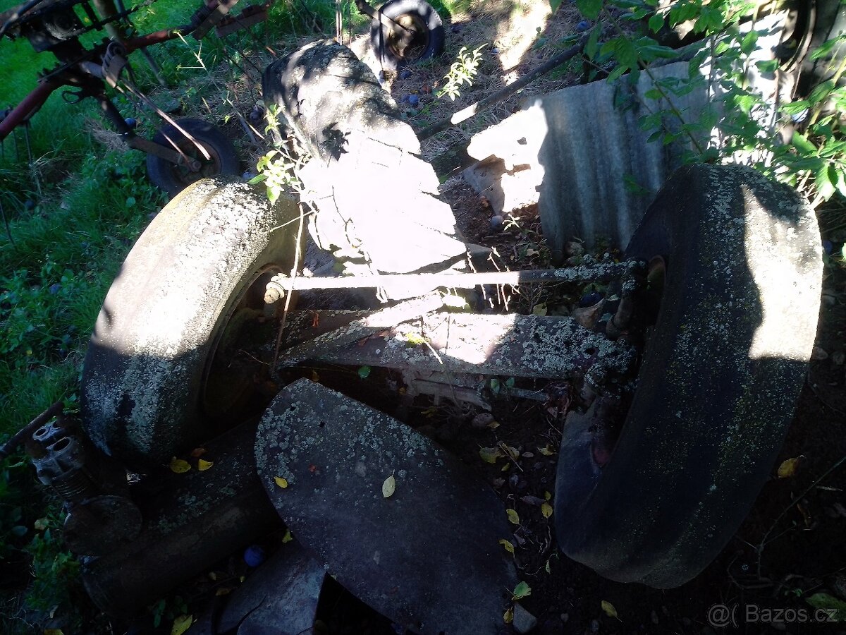 Náprava, nápravy asi z Robura - 2