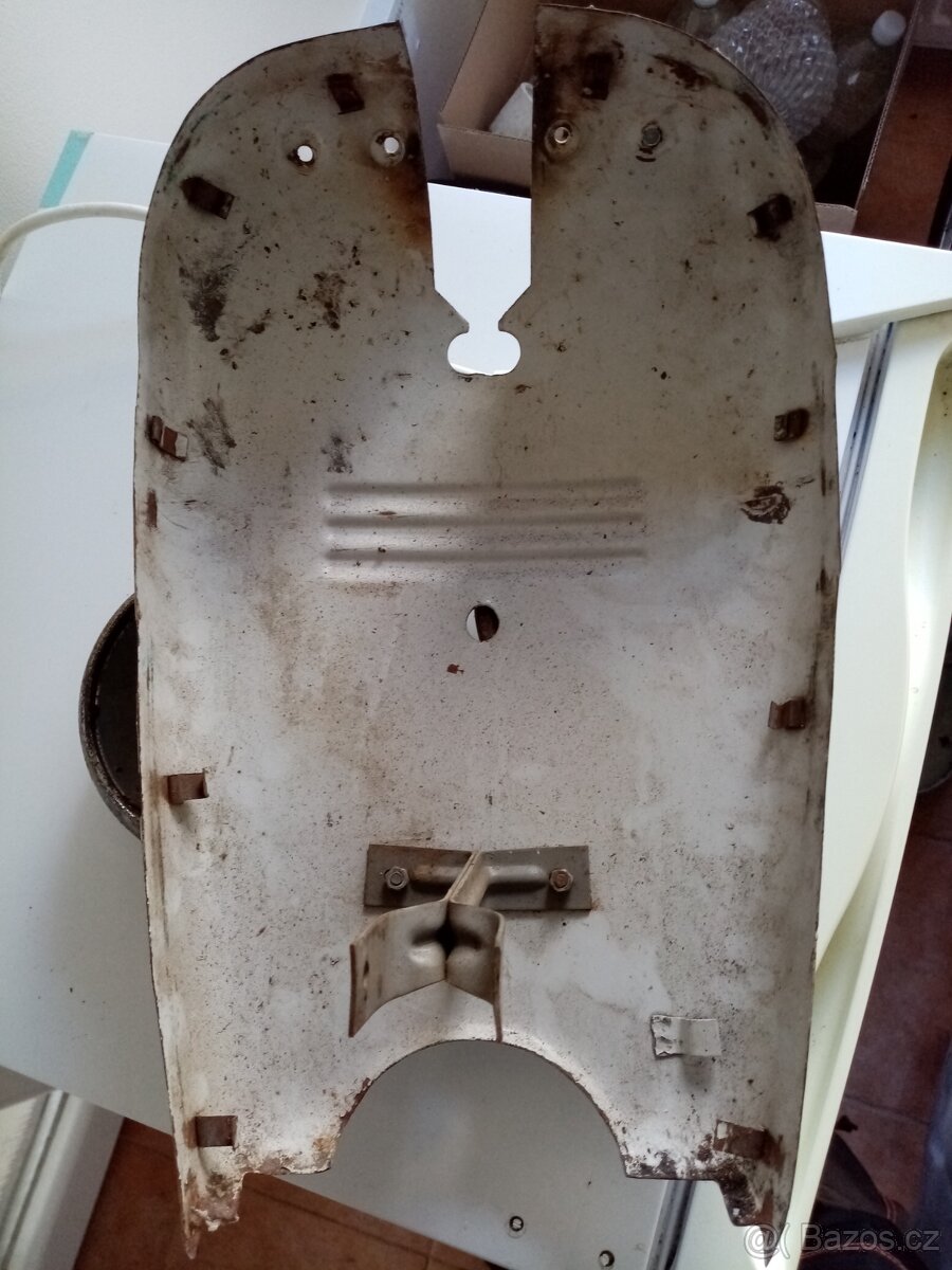 Spodní prsa pionyr - 2