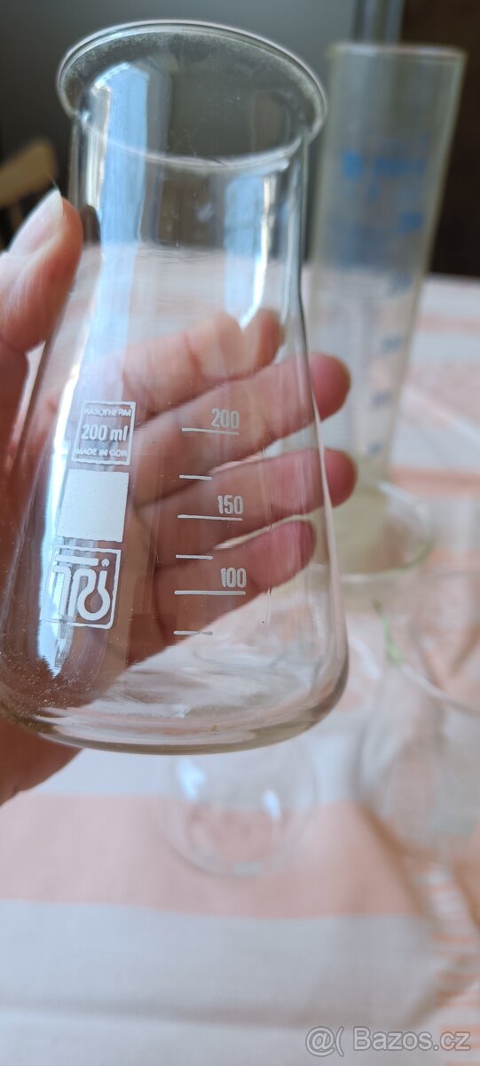 Laboratórní sklo - 2