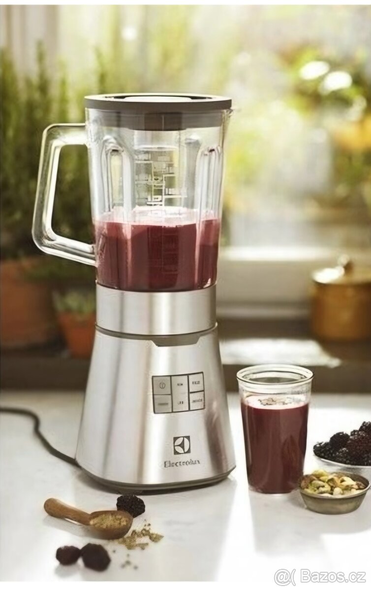 Stolní mixer Electrolux ESB7300S - 2