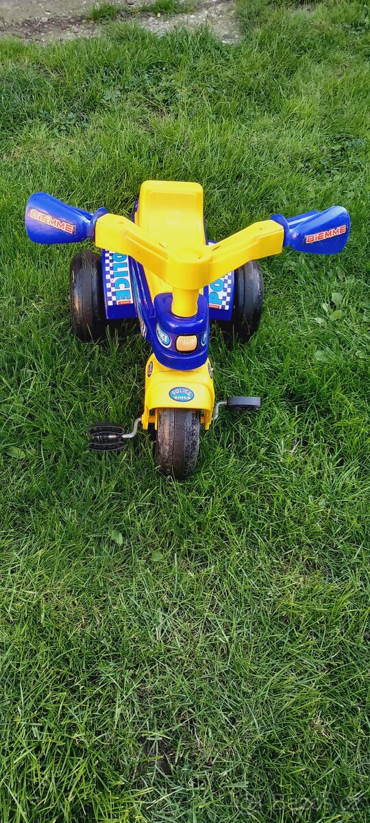 Šlapací tříkolka - 2