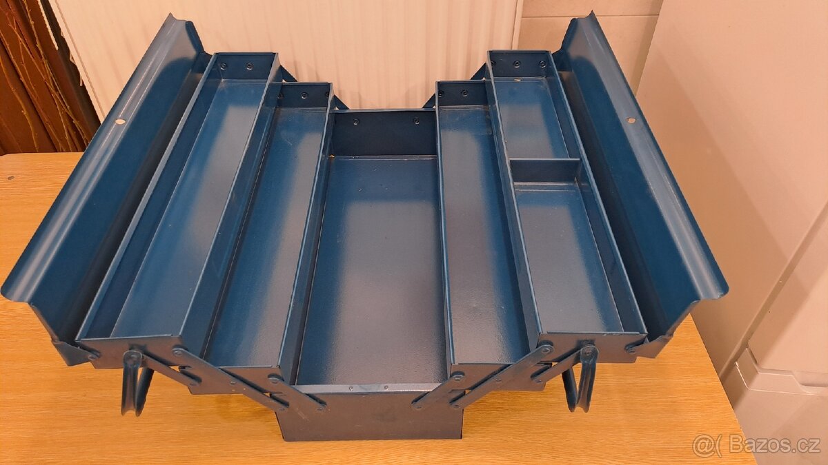 Bedny na naradi nepouzite - 2