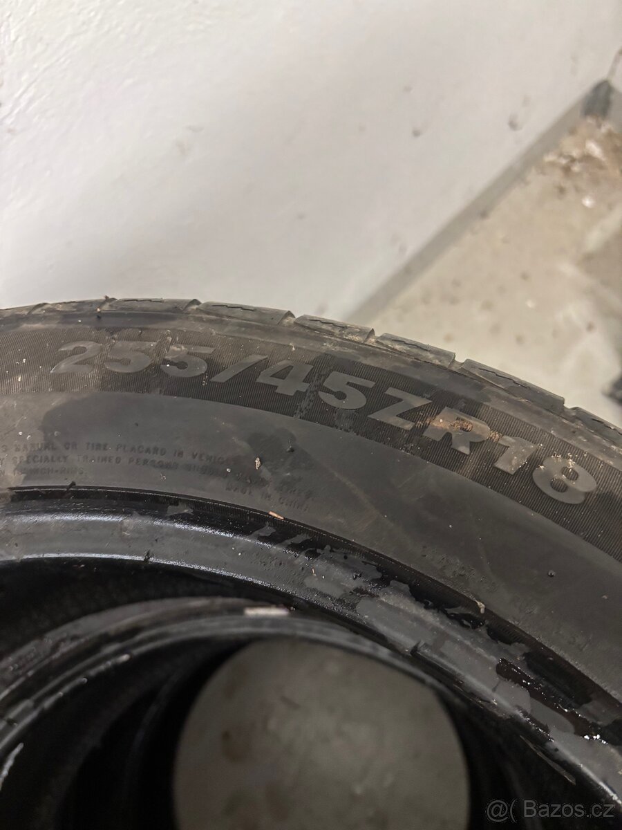 255/45 R18 - 2