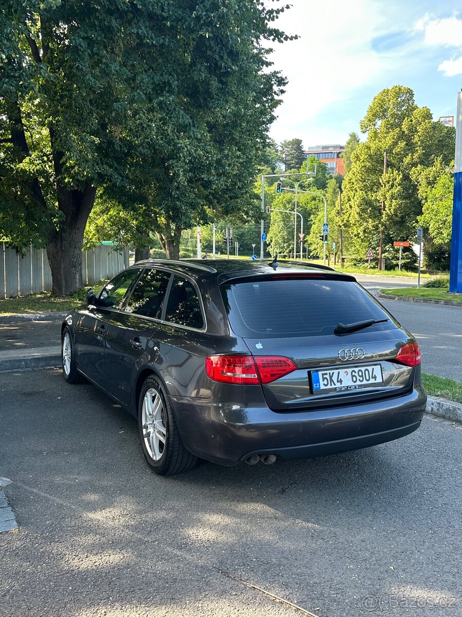 Prodám audi a4b8 2011 2.0 TDi 105 kw - 2