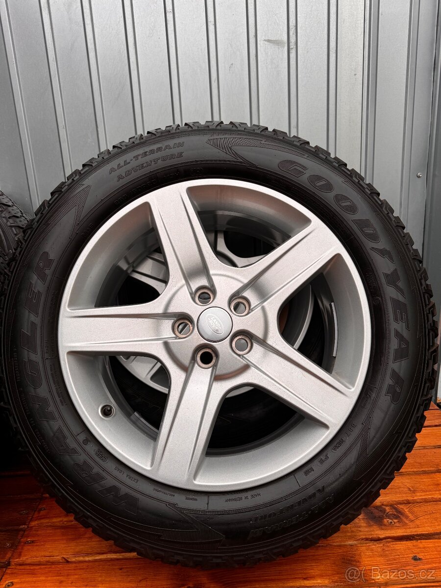 ORIG.LAND ROVER DEFENDER R20 255/60/20. AT 4kusy