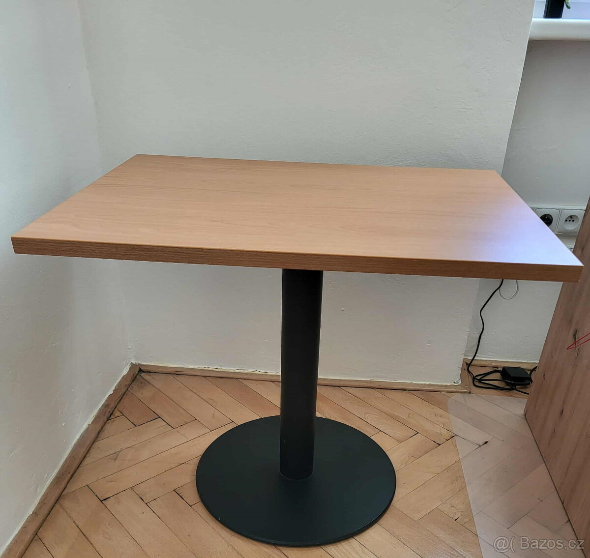 Barový čtvercový stůl s jednou nohou - 2