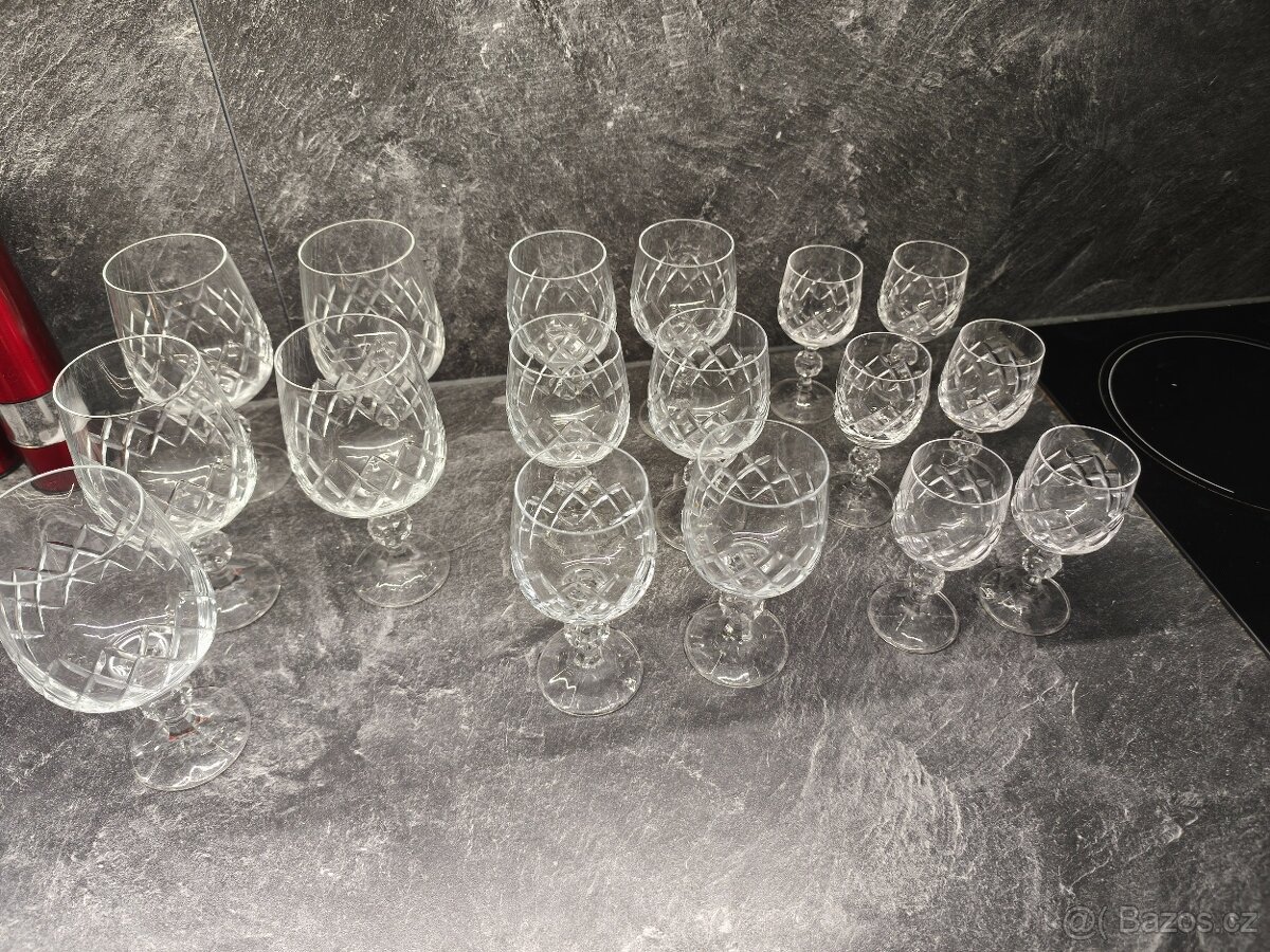 Sada elegantních broušených křištálových sklenic - 2