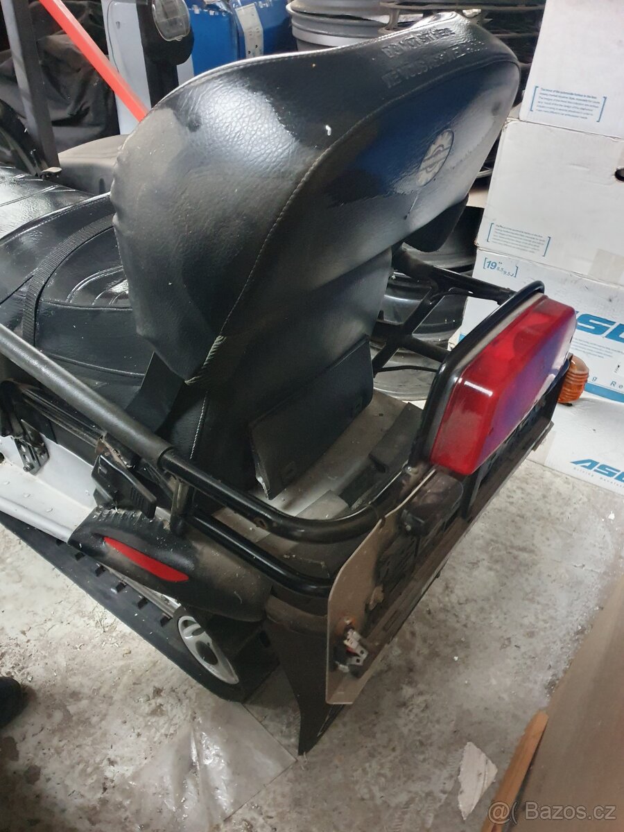 Sněžný skútr na díly i na opravu - 2