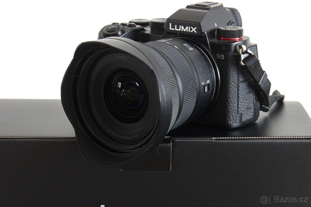 Panasonic Lumix S5 + Panasonic 50mm a Panasonic 14-28mm - 2