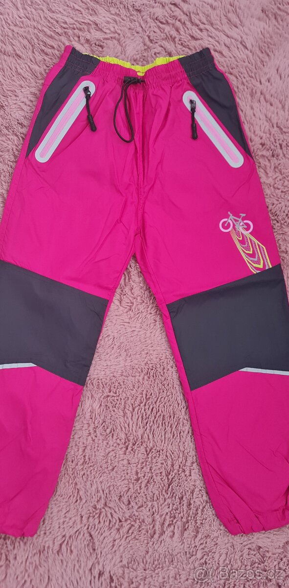 nepromokavé kalhoty/tepláky vel. 122 - 2