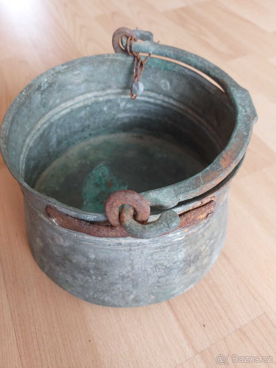Starý měděný kotlik - 2