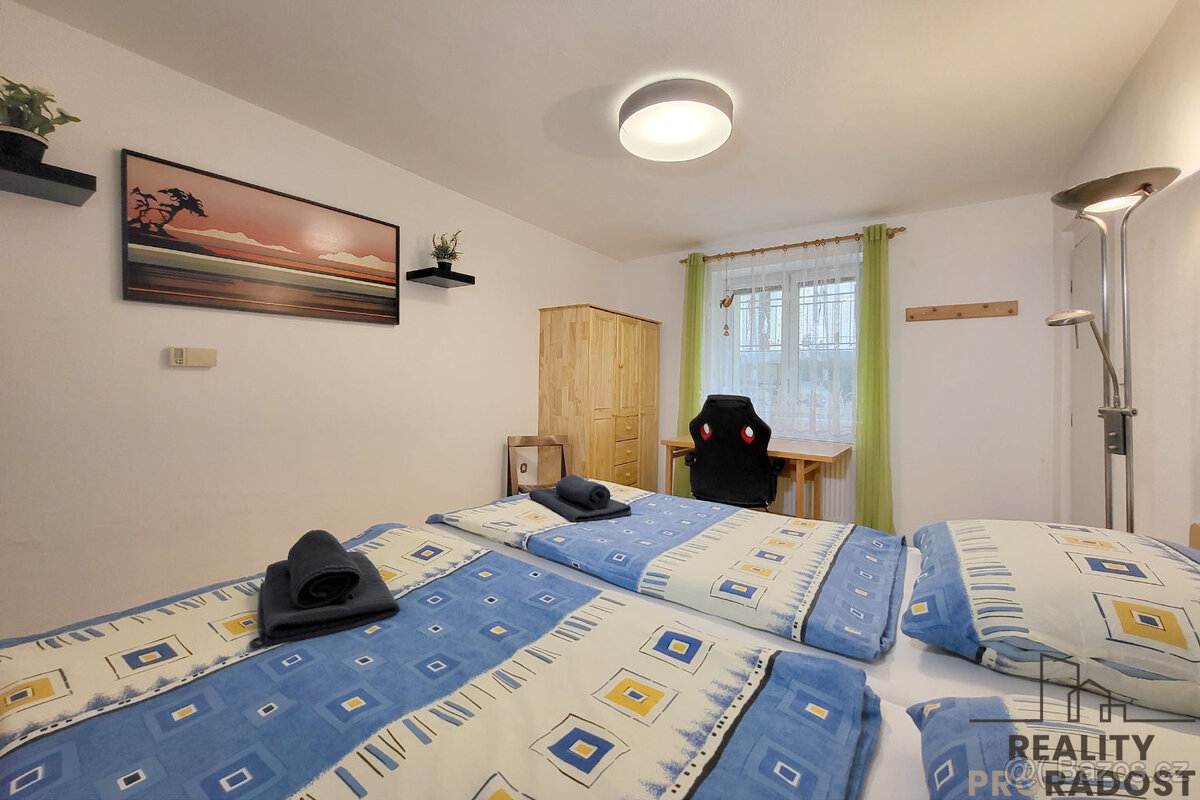 Pronájem rodinného domu 5+1, Znojmo - 2