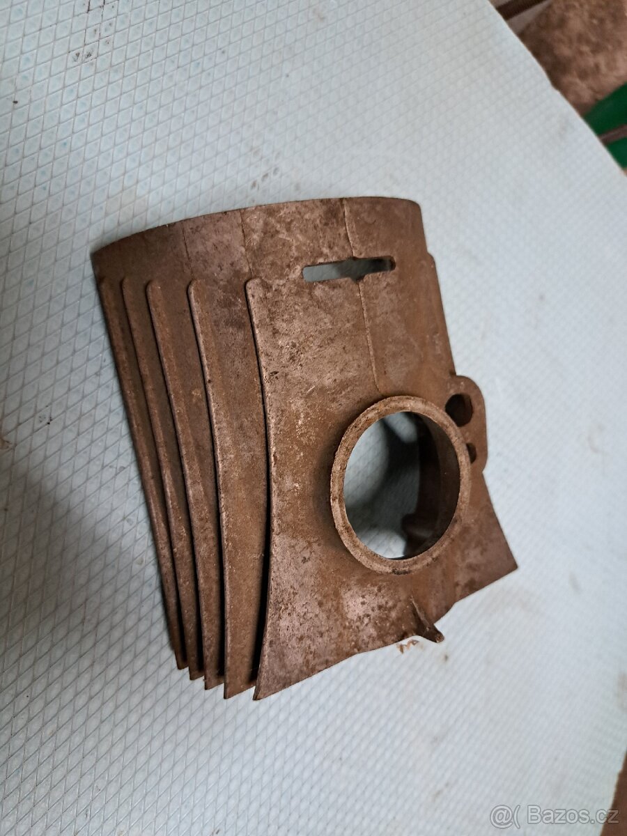 Kryt karburace jawa čz 125 /354 175 /355 mala kyvacka - 2