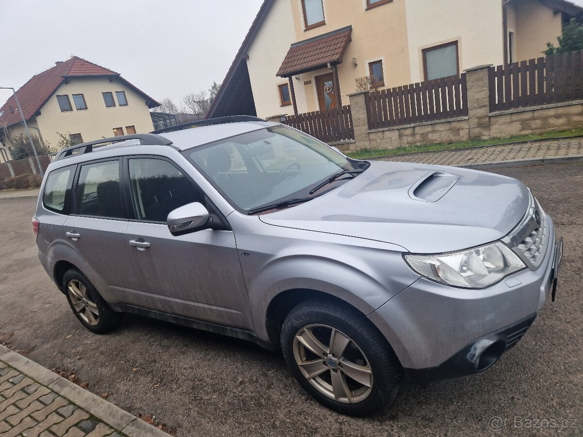 Subaru Forester 2.0 D 4x4 - nové ČR - 1 majitel - tažné - - 2