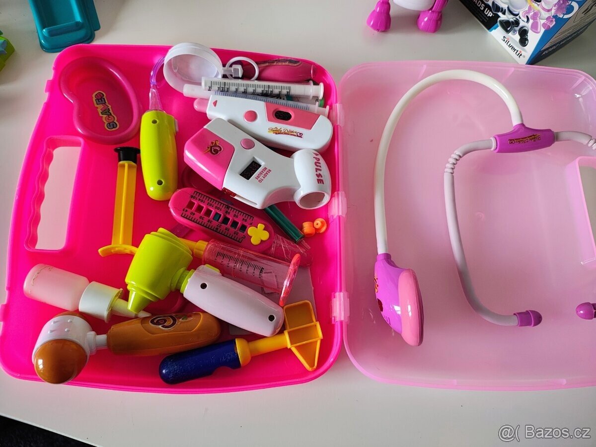 MIX hraček ... lékař, projektor, interaktivní pejsek a další - 2