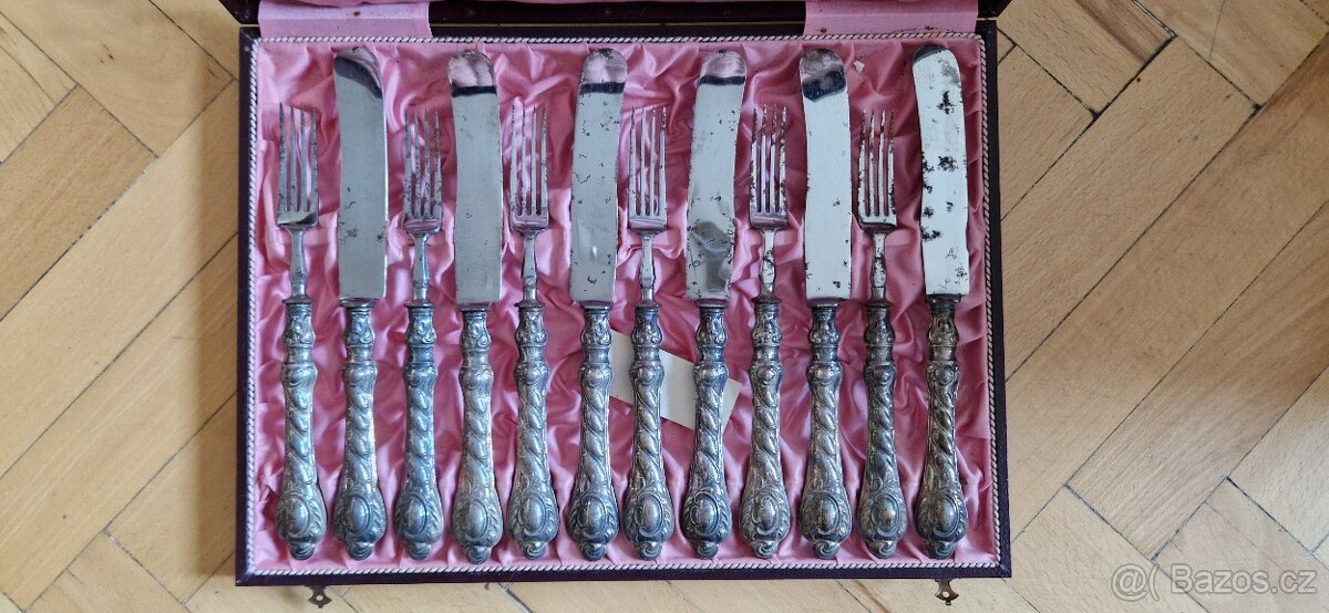 Starožitná sada příborů v kazetě (12 ks) - 2