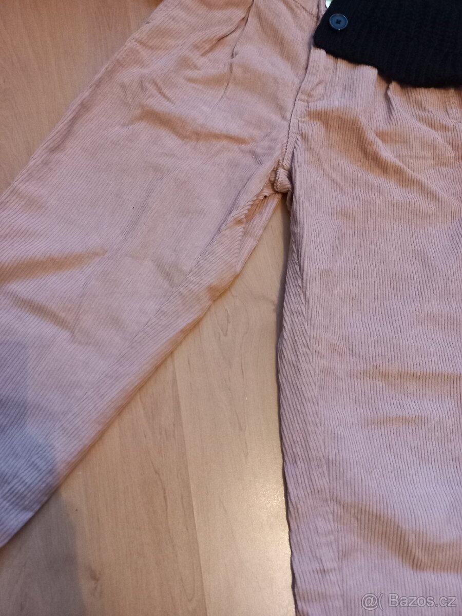 Kalhoty pro divku
- 2