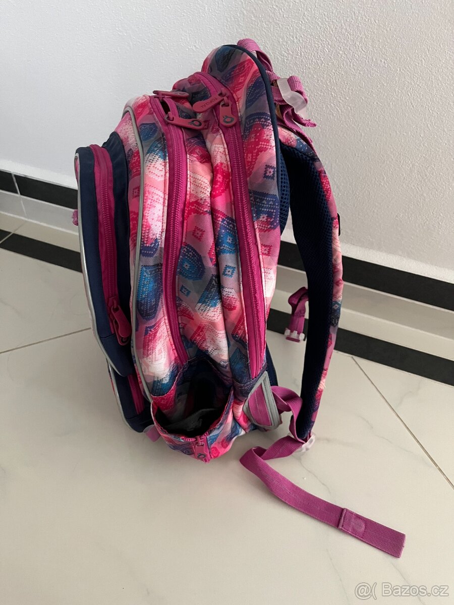 Aktovka Topgal se srdíčky - 2