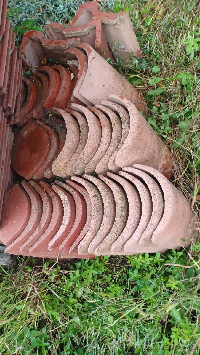 Střešní tašky, a hřeben - 2