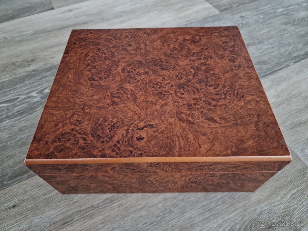 Humidor zn. ANGELO s příslušenstvím -na doutníky - 2