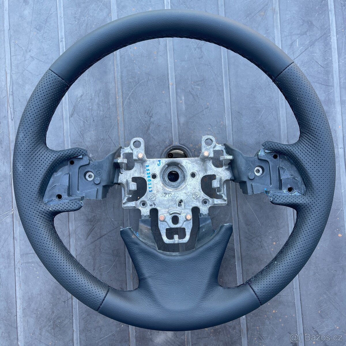 Mitsubishi L200 nový kožený volant - 2