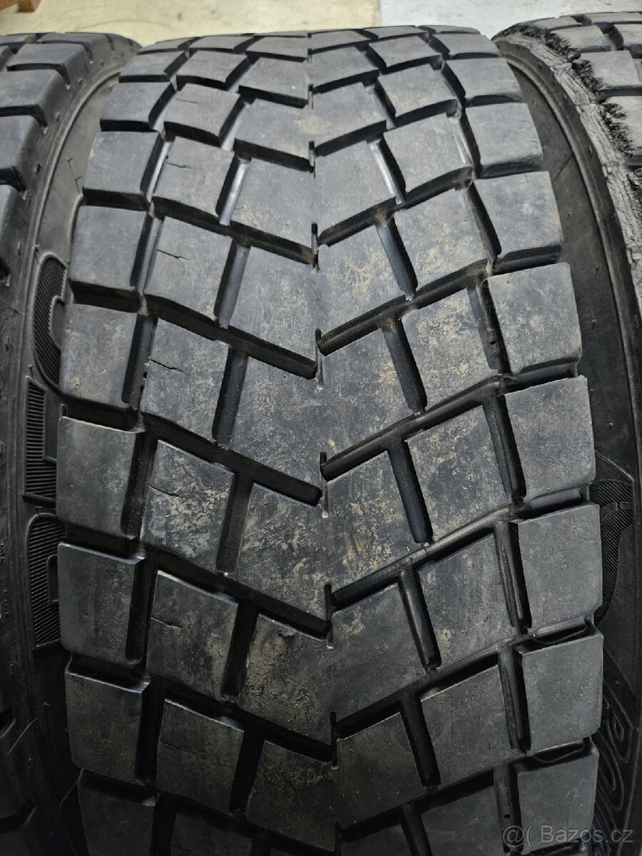 Nákladní pneu 315/80R22,5 záběrové - 2