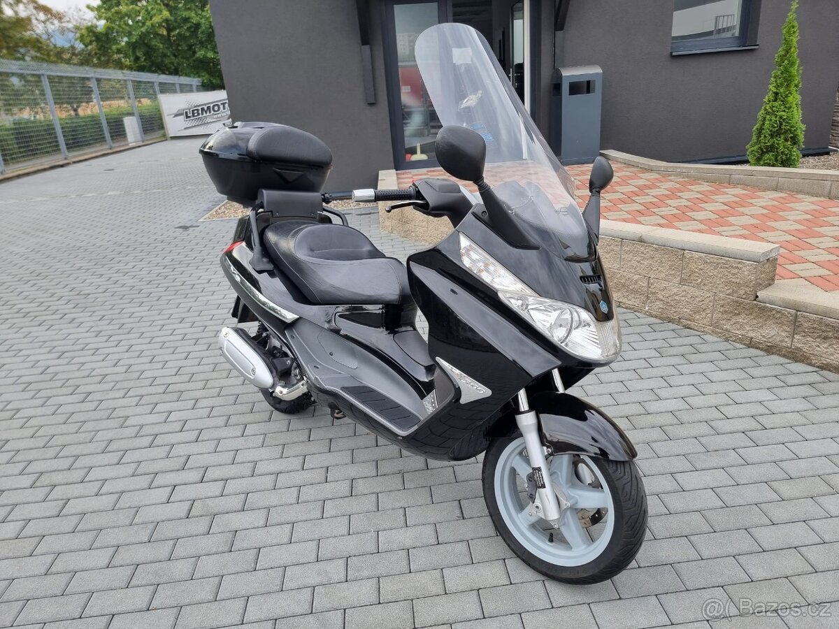 Piaggio X8 200 - 2