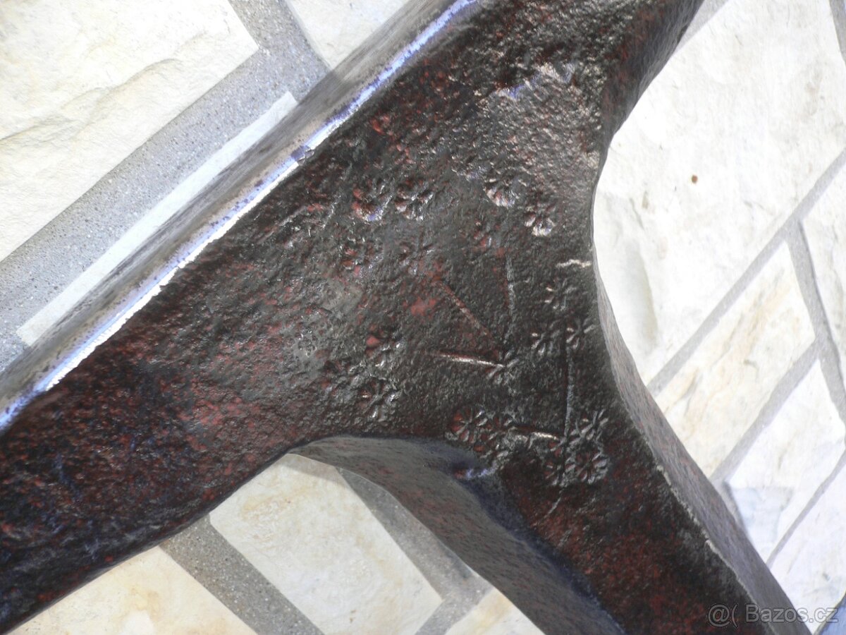 Kovadlina + nářadí - 2