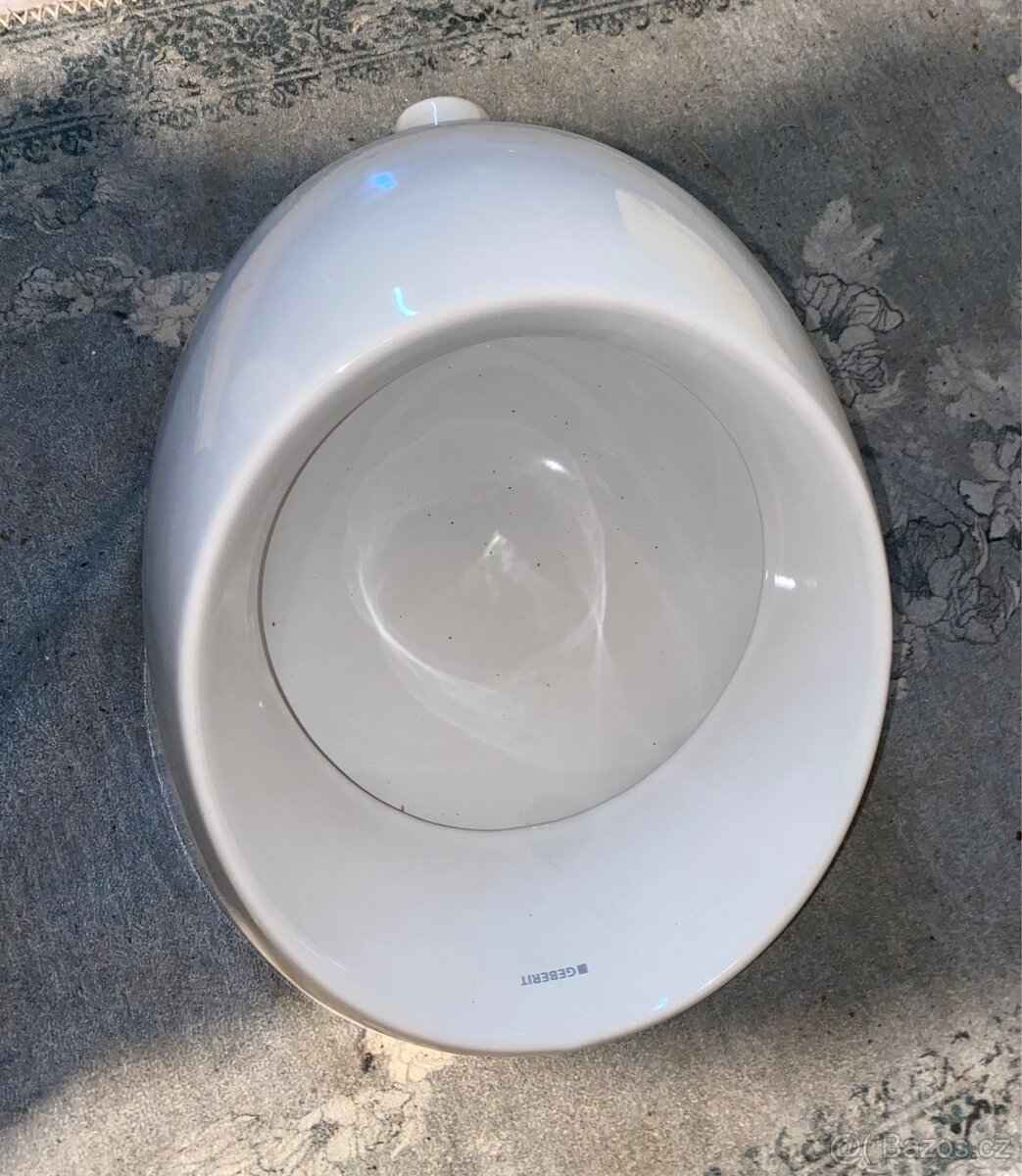Geberit pisoár - 2