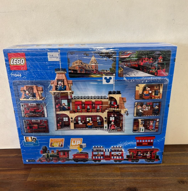 LEGO Disney 71044 Train and Station - 2