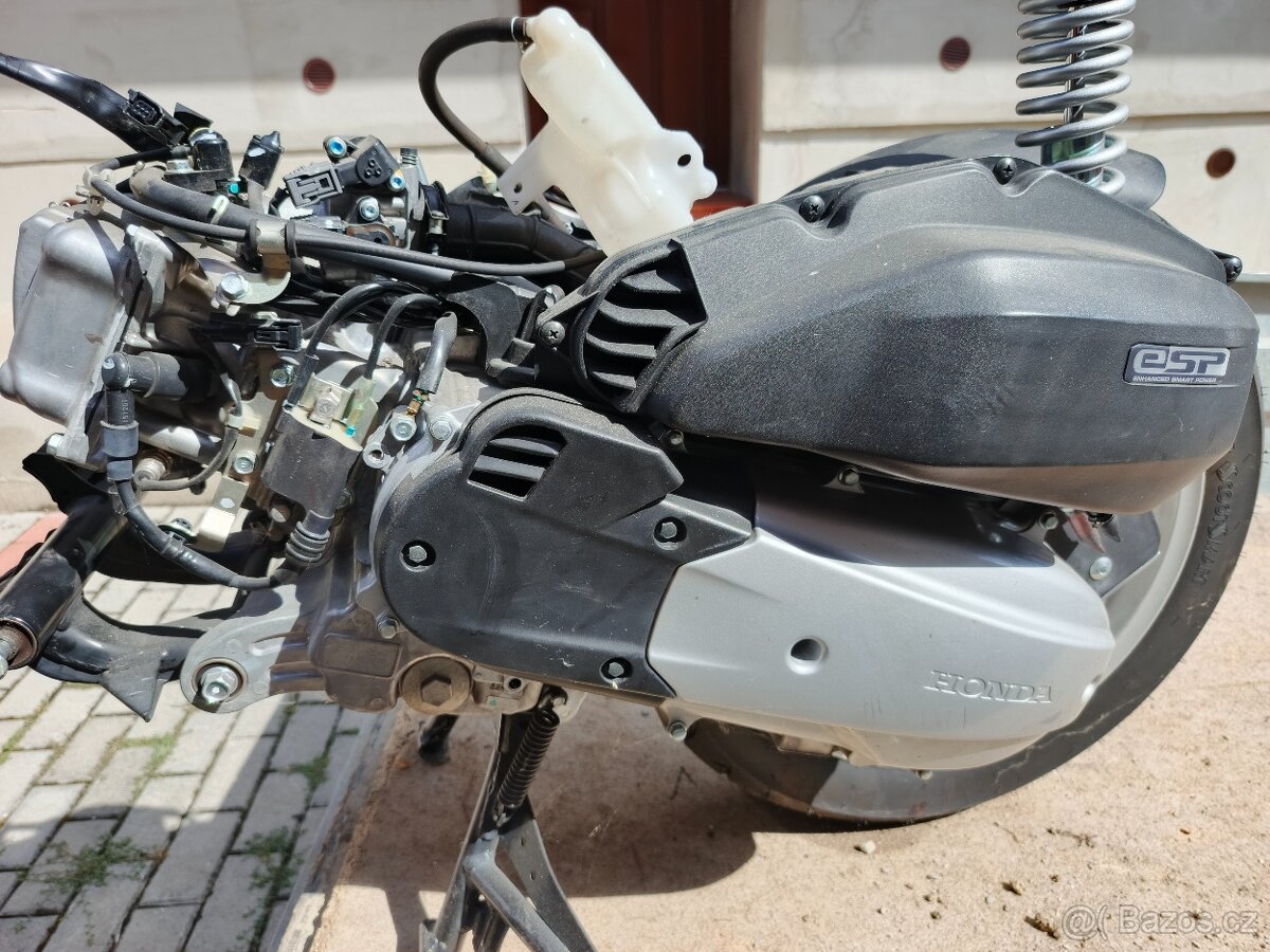 Honda sh mode 125 motor - 2