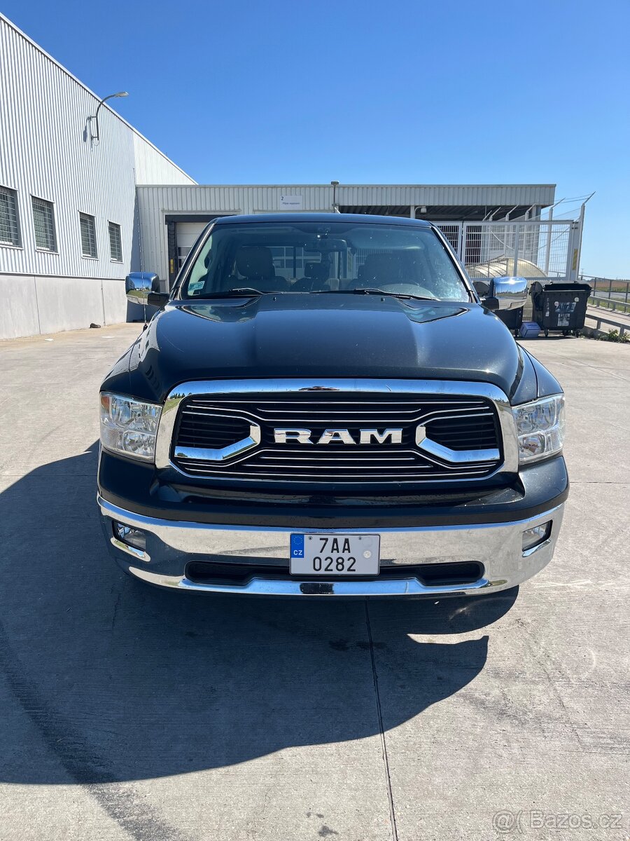 Dodge Ram 1500 V8 5.7 HEMI - LARAMIE
