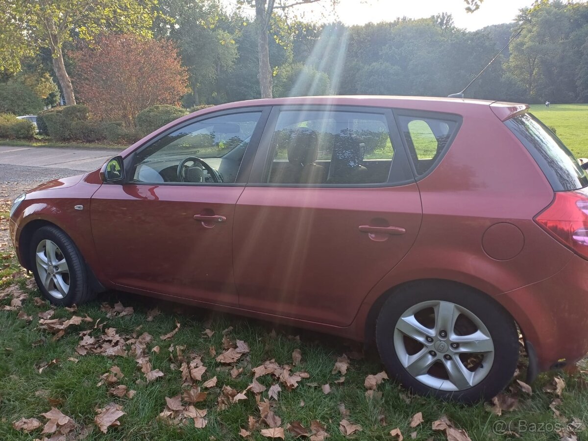 Kia Ceed 1.4i 80 kW benzín + LPG - 2