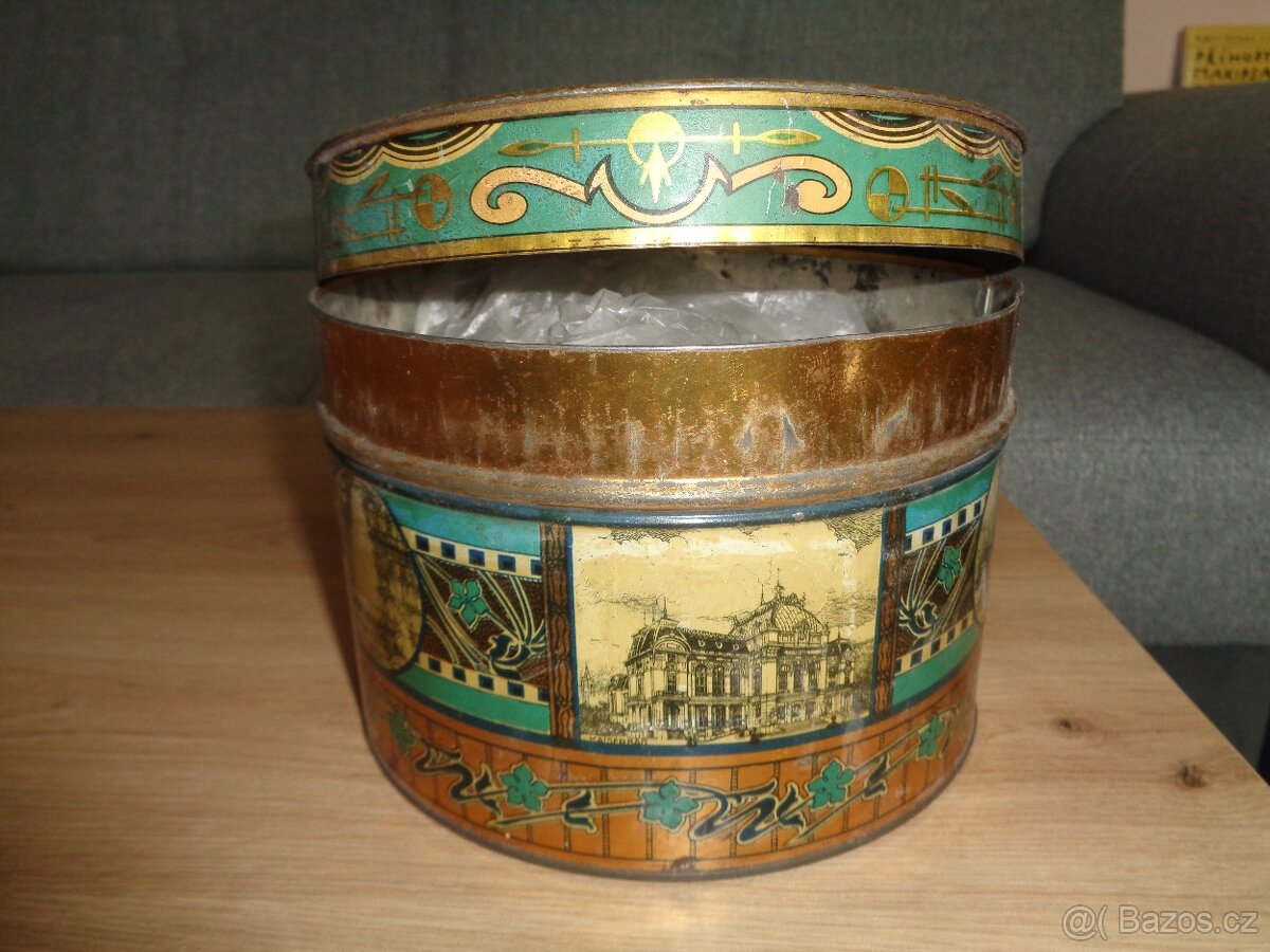 plechovka od oplatek - 2