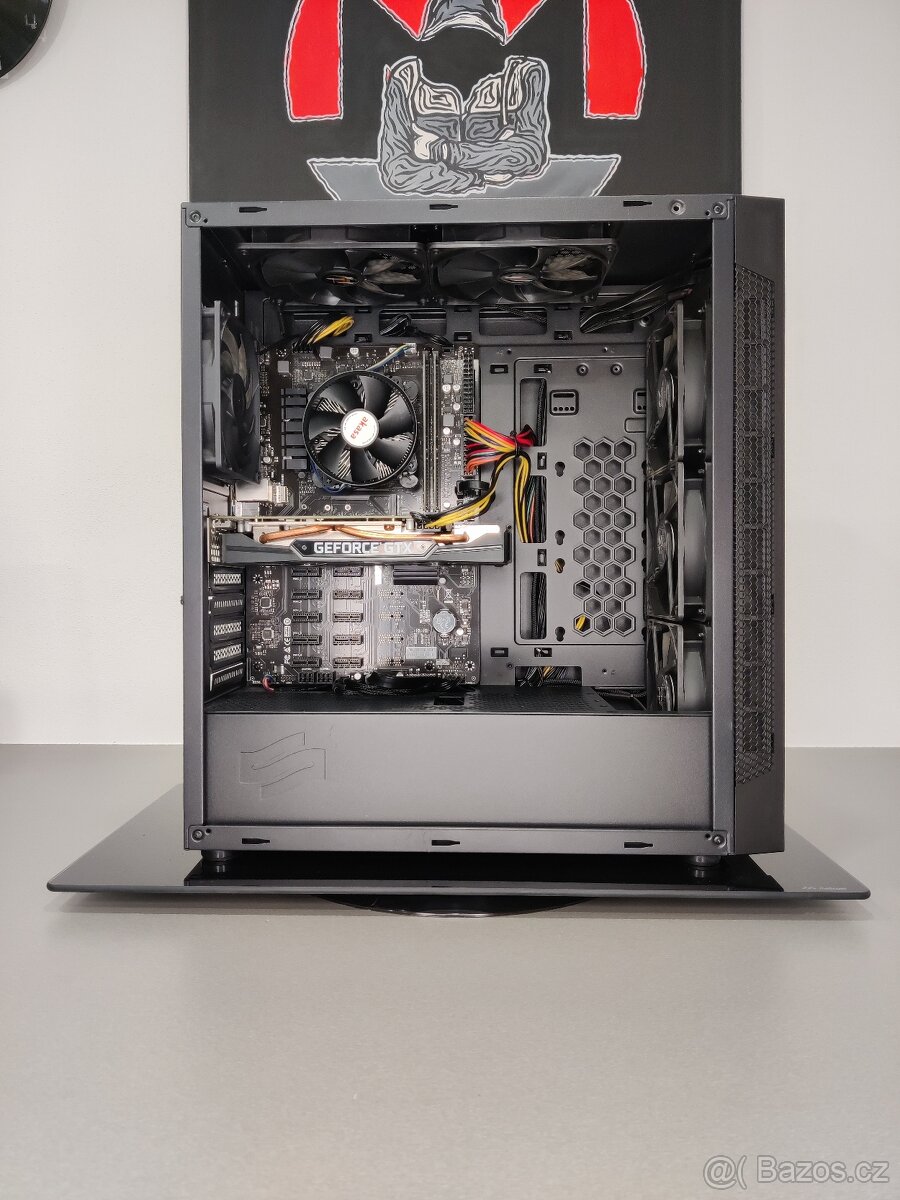 i5 9400, RX 6600 XT, 16GB DDR4 2400MHz, 1TB SSD - 2