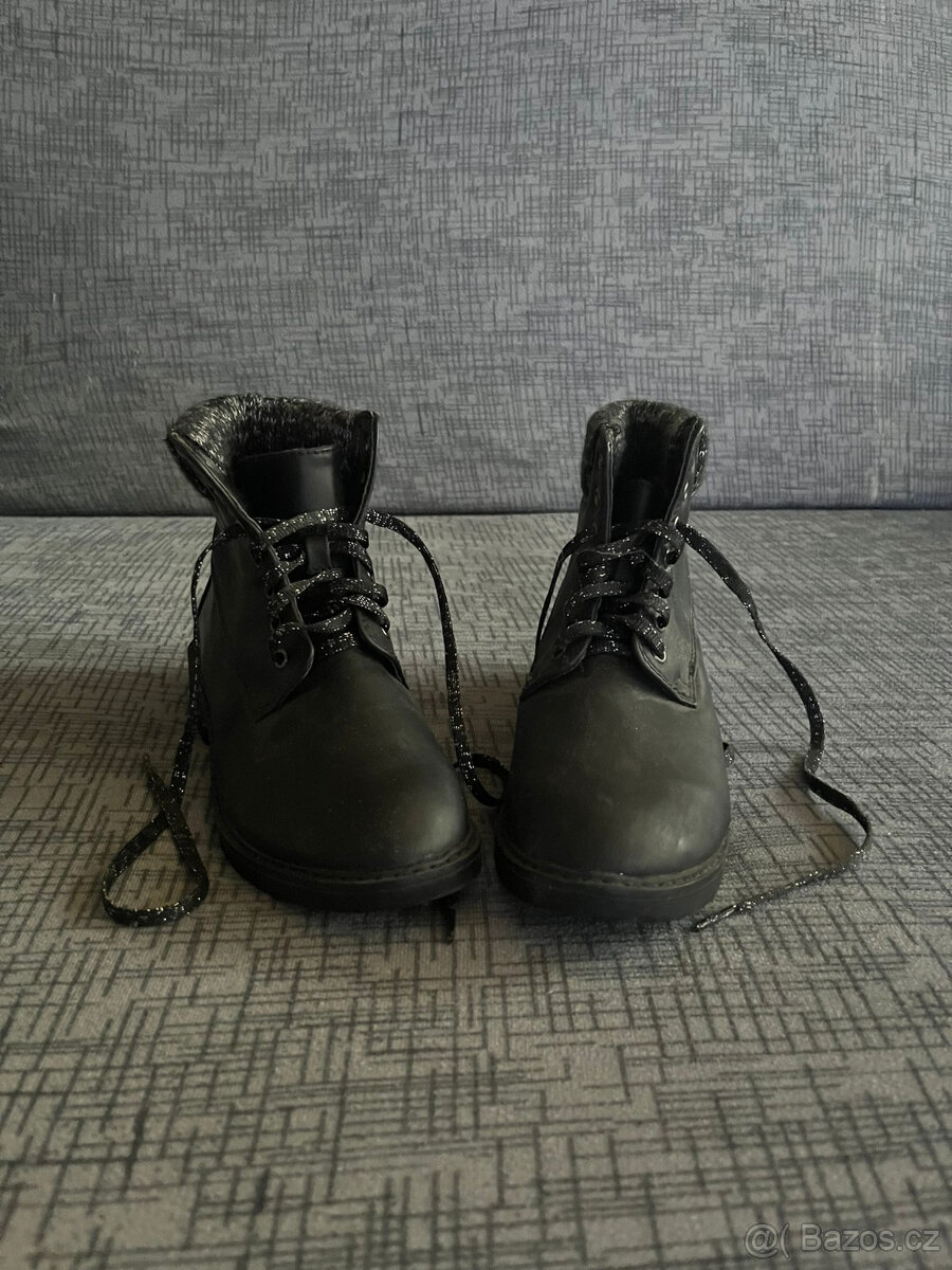 Nenošené zimní boty vel. odhaduji 35-36 - 2
