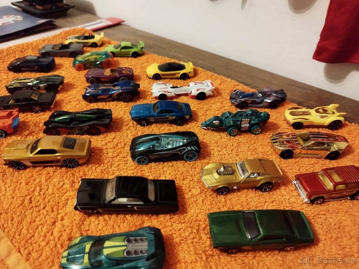 Hot wheels autíčka 36 ks - 2