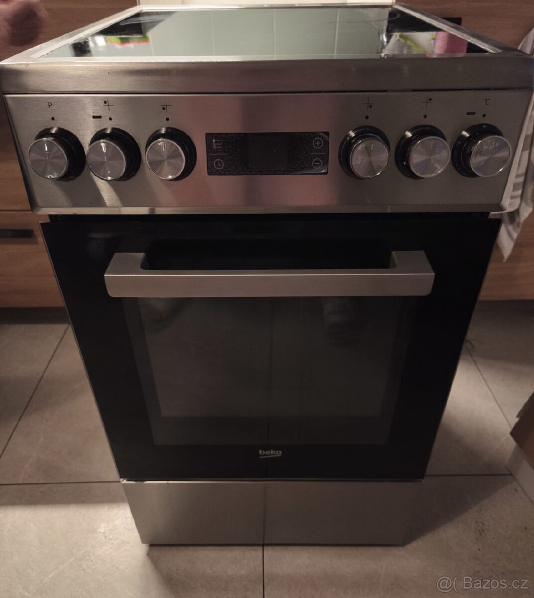 Sklokeramický sporák Beko nerez - 2