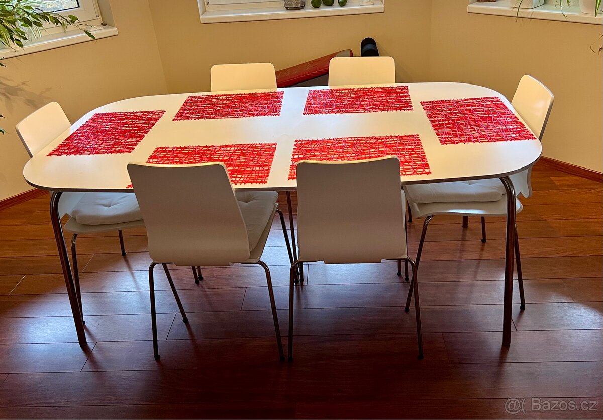 Bílý jídelní stůl (IKEA, Koziol) - 2