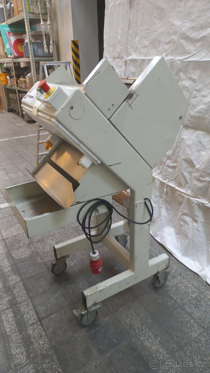 Kráječ na chleba - 2