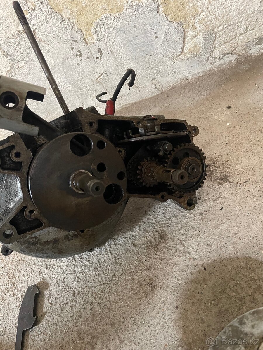 Motor manet 125 - 2