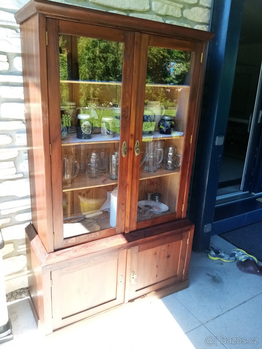 starožitná vitrína - 2
