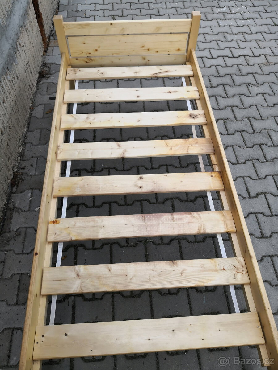 Prodam postel smrk masiv - 2