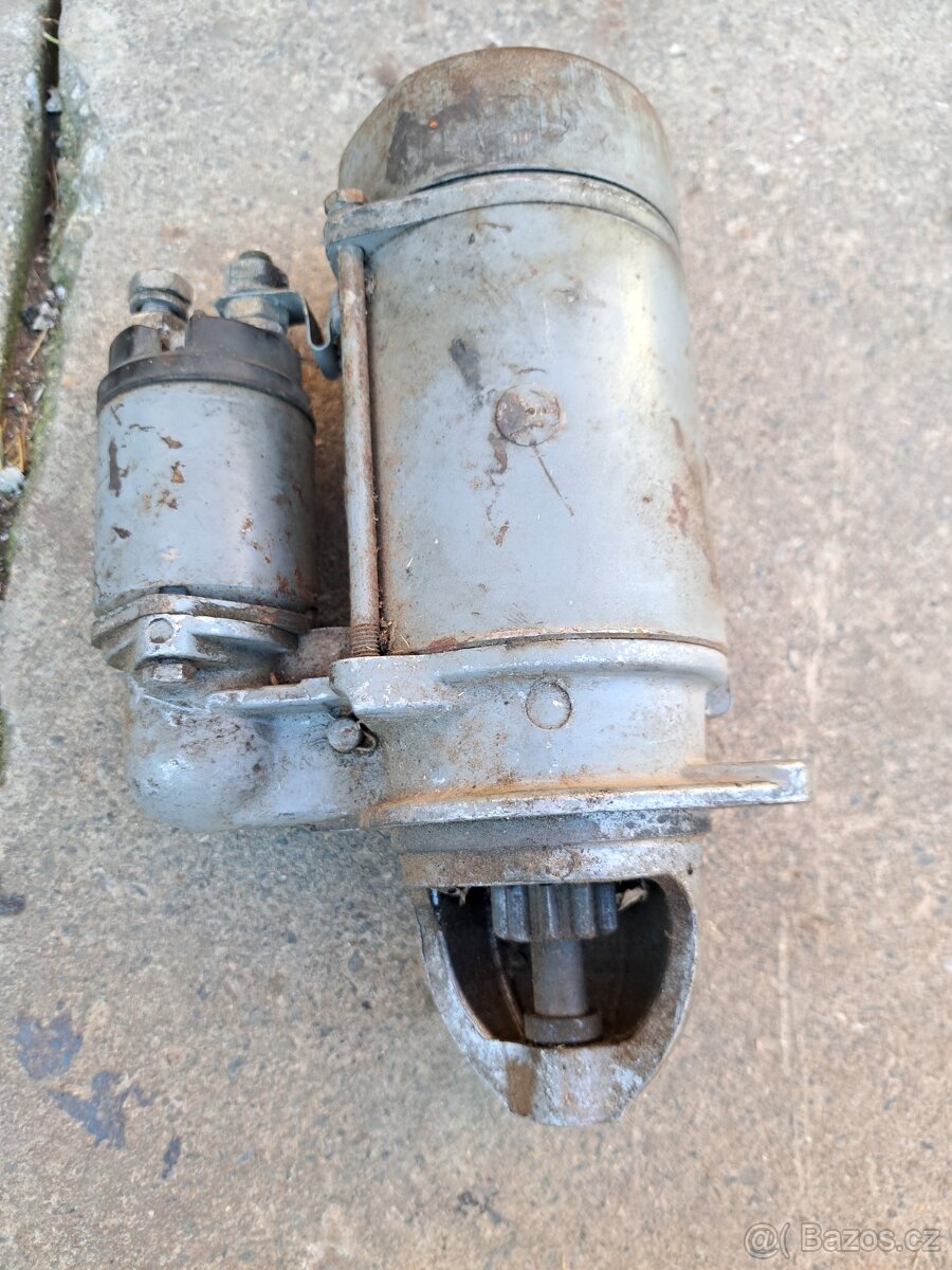 Startér, rozdělovač a alternátor na Š 100 - 2